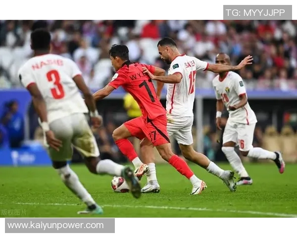 莱奥本场表现平平2次射门未能命中失良机频频遭遇对抗挑战